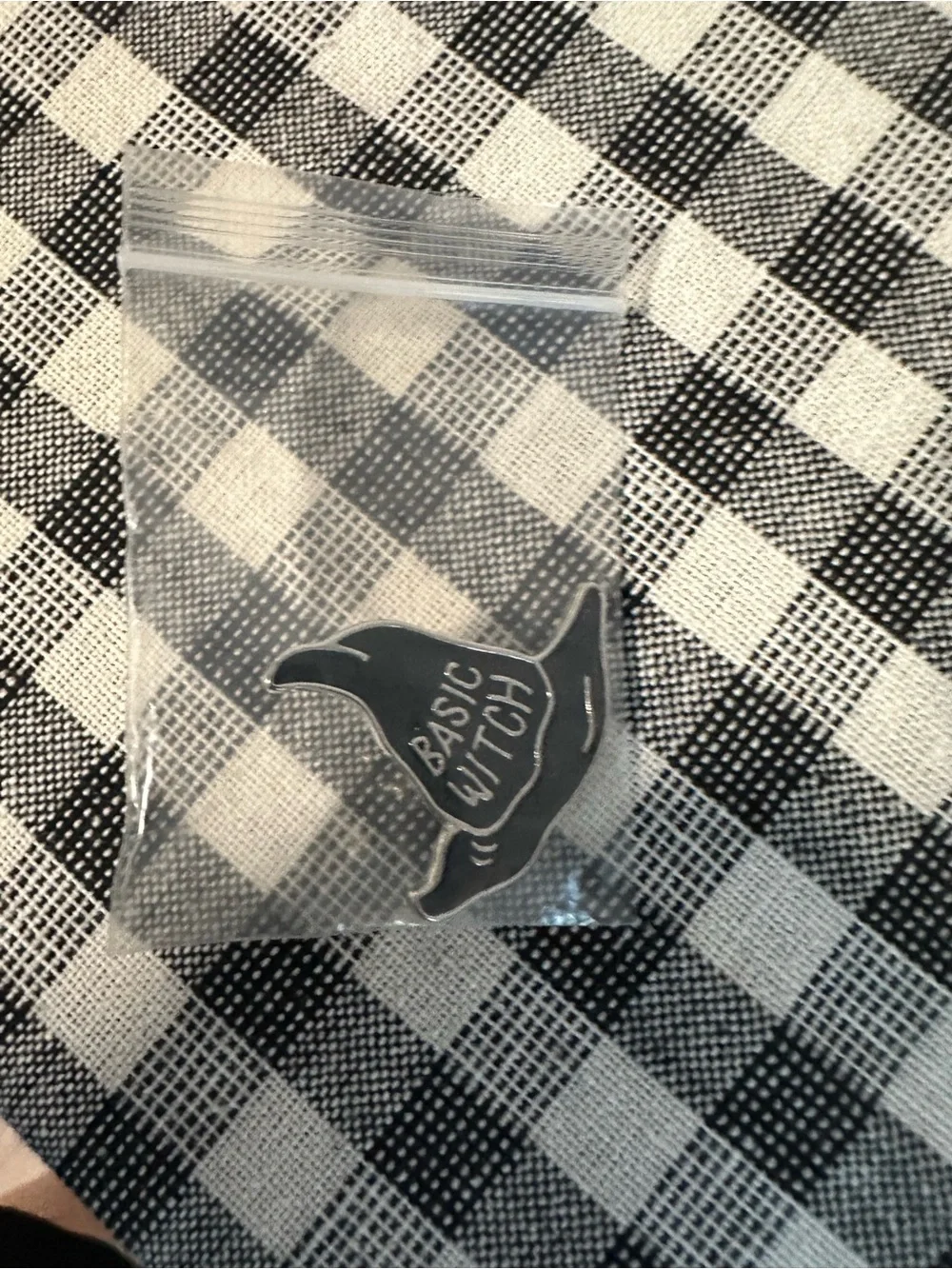 Basic Witch Pin New - Picture 3 of 3